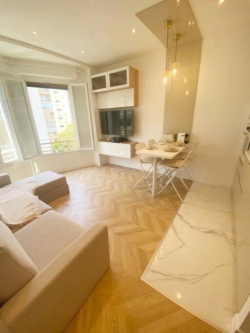 Appartement 2P Idealement Place Juan Les Pins Eksteriør bilde