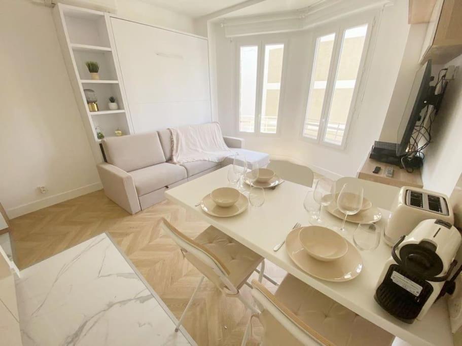 Appartement 2P Idealement Place Juan Les Pins Eksteriør bilde